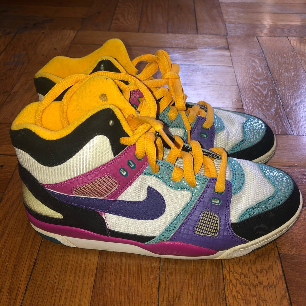 Nike women’s sneakers size 8 worn a few times